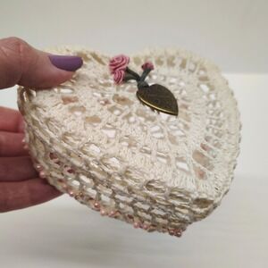 Vintage Crocheted Heart Trinket Box‎ Lidded Stiff Starched Roses Beaded 5in